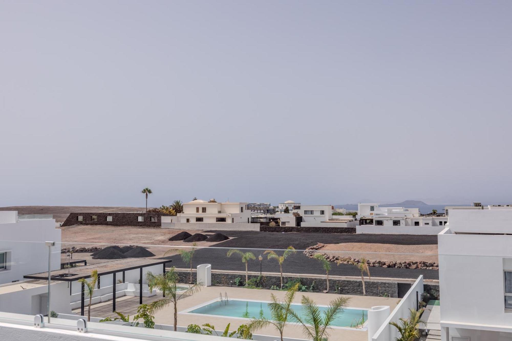 Serena Holiday Homes By Livvo Плая Бланка Екстериор снимка