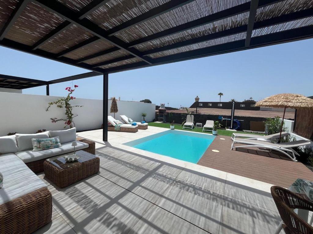 Serena Holiday Homes By Livvo Плая Бланка Екстериор снимка