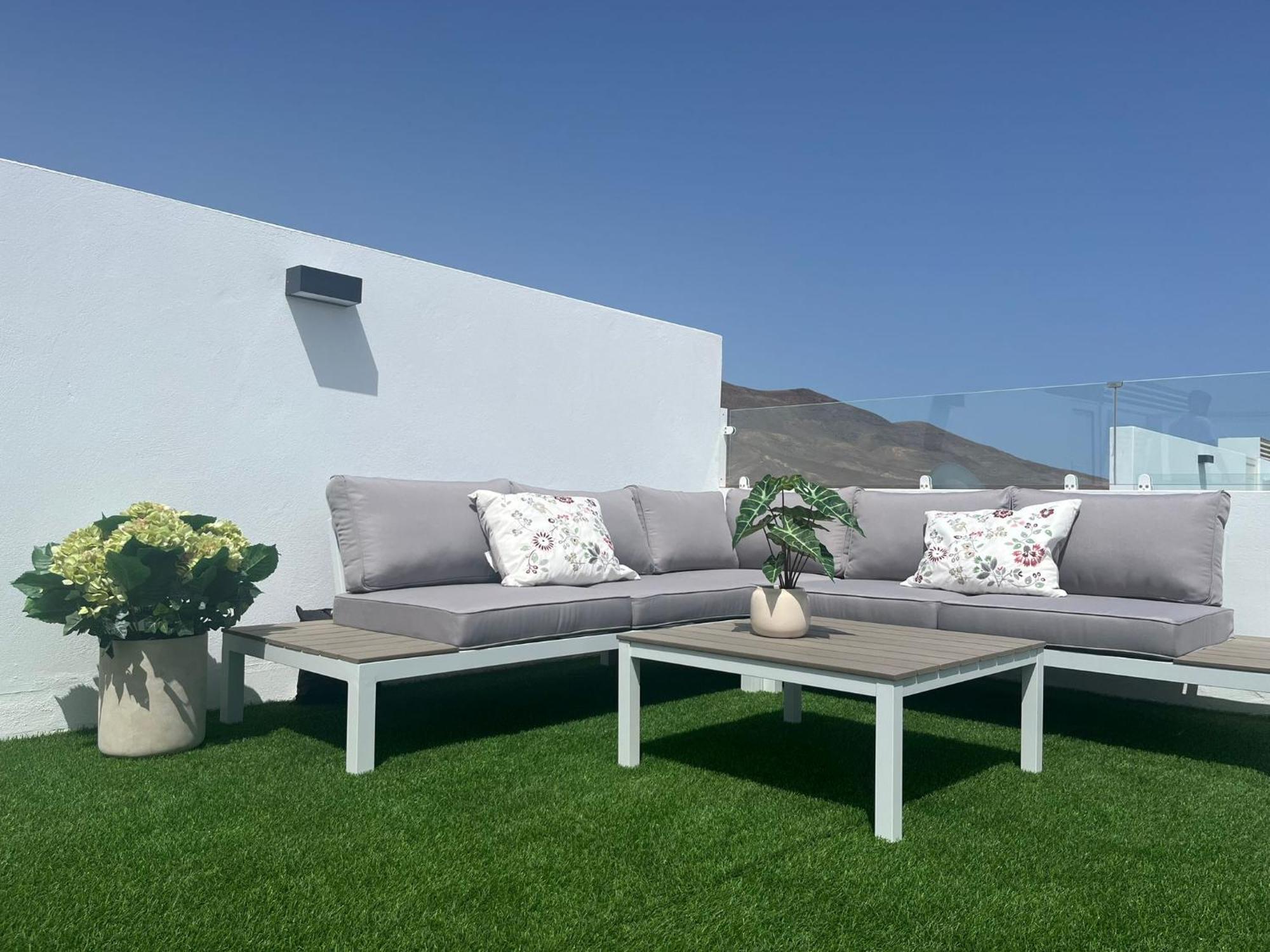 Serena Holiday Homes By Livvo Плая Бланка Екстериор снимка