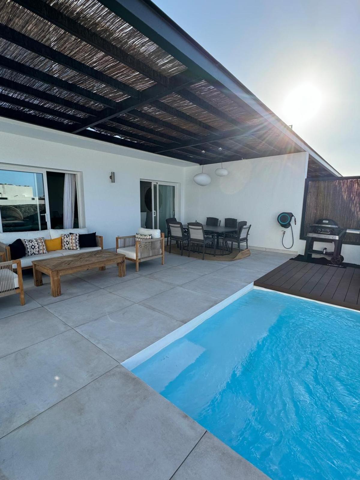 Serena Holiday Homes By Livvo Плая Бланка Екстериор снимка