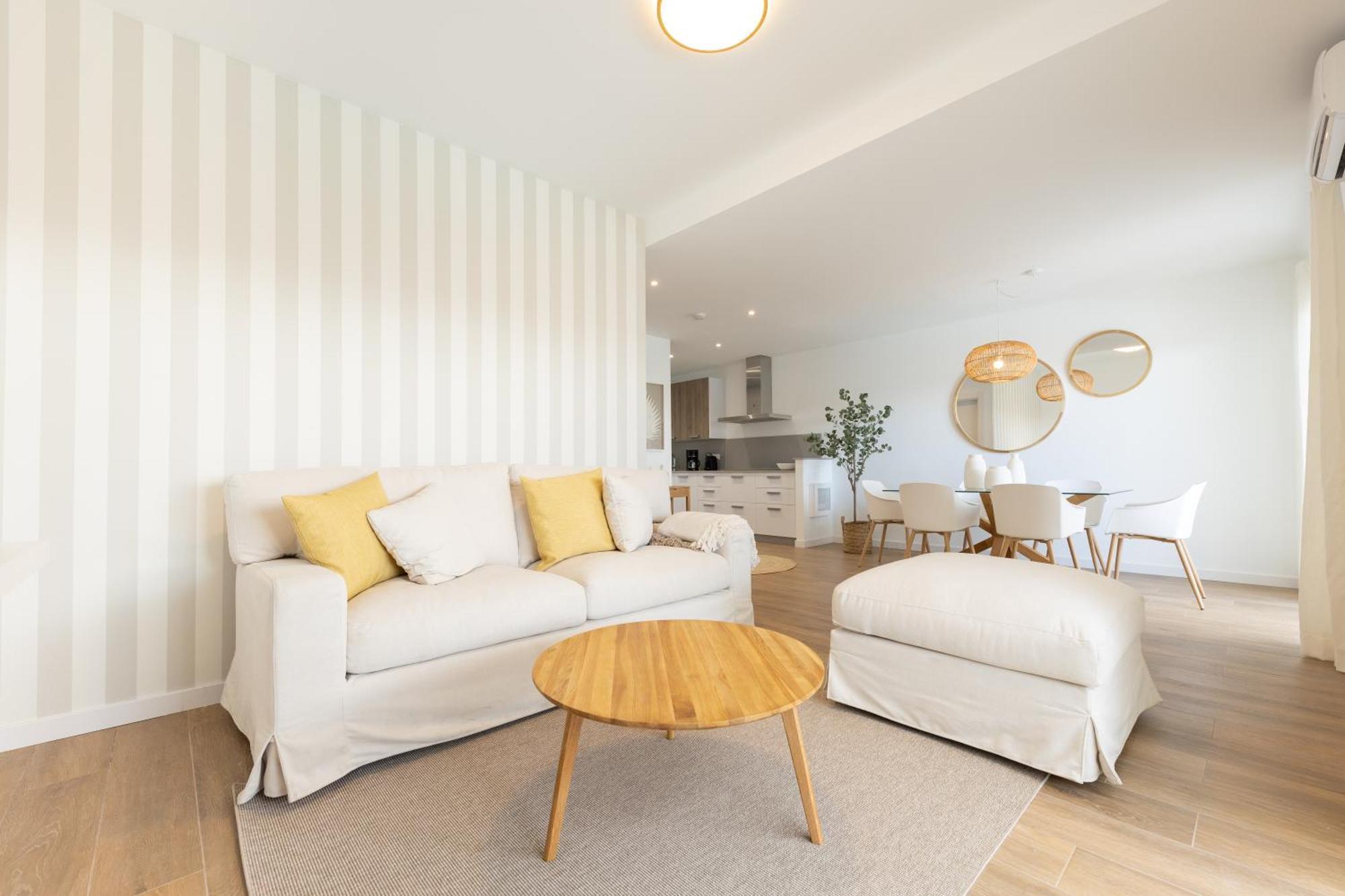 Serena Holiday Homes By Livvo Плая Бланка Екстериор снимка