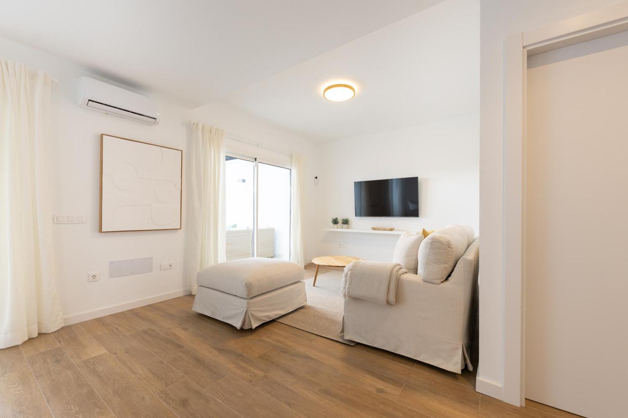Serena Holiday Homes By Livvo Плая Бланка Екстериор снимка
