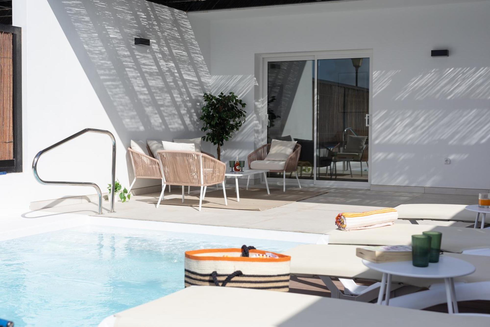 Serena Holiday Homes By Livvo Плая Бланка Екстериор снимка