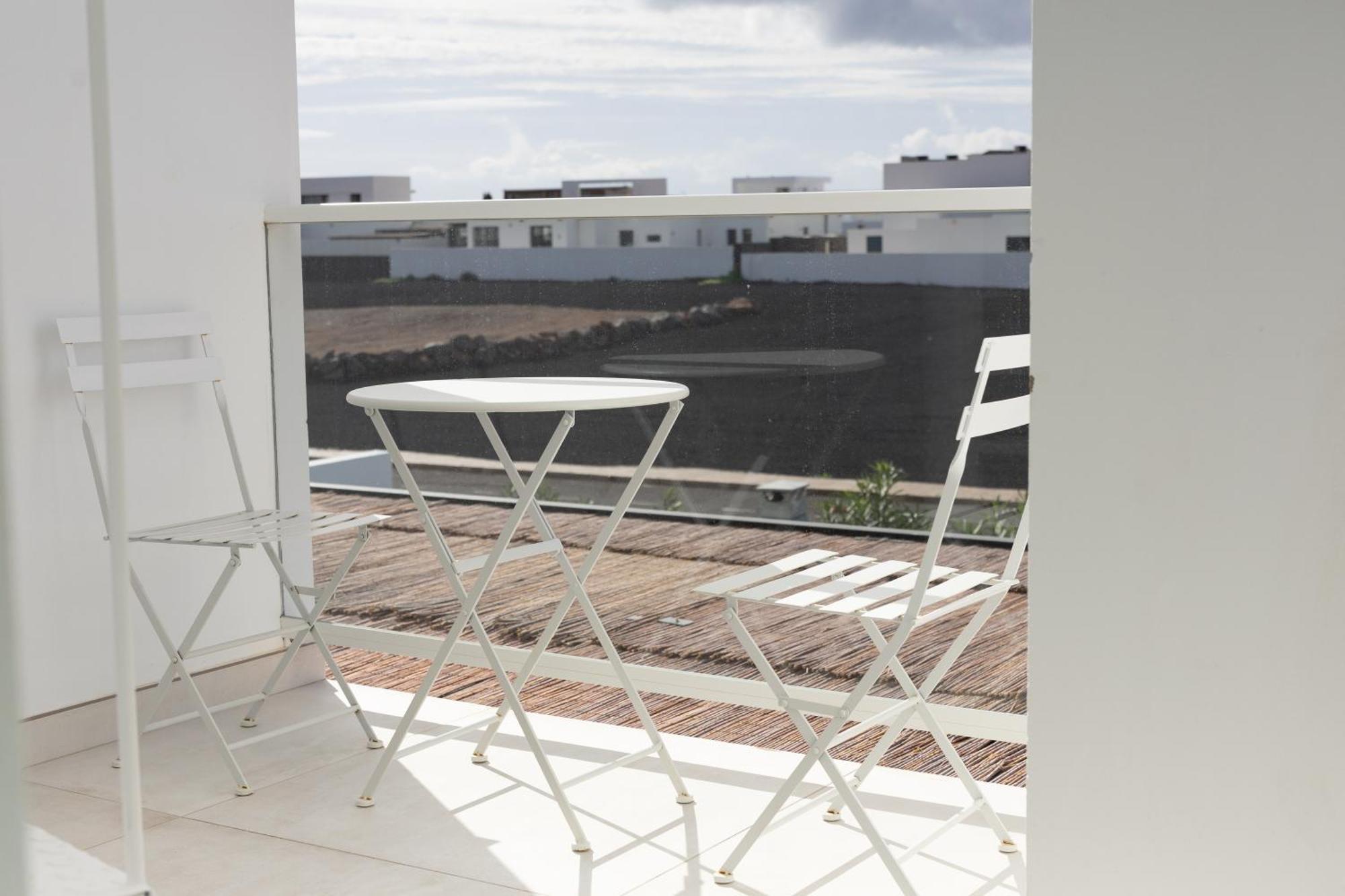 Serena Holiday Homes By Livvo Плая Бланка Екстериор снимка