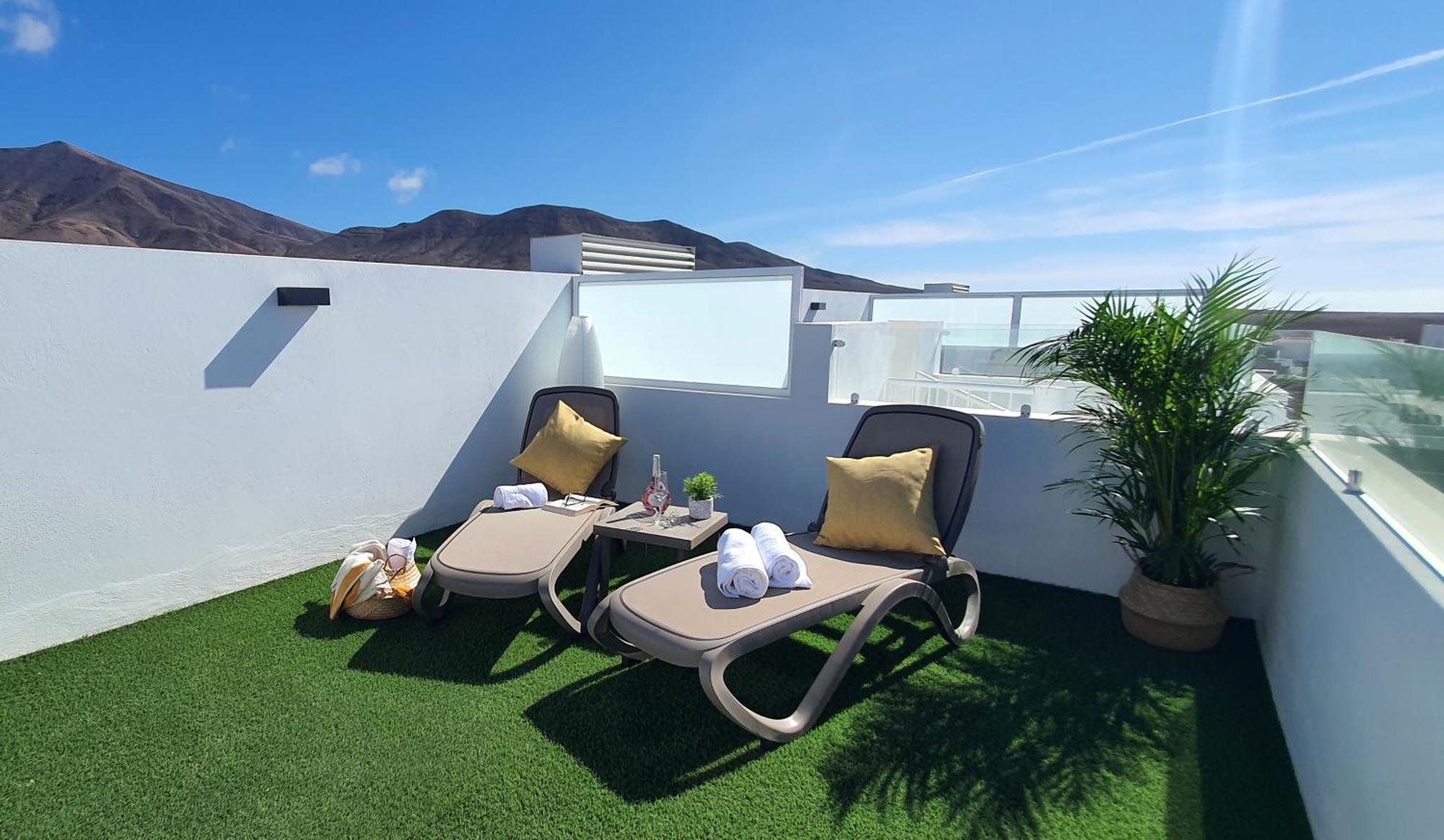 Serena Holiday Homes By Livvo Плая Бланка Екстериор снимка